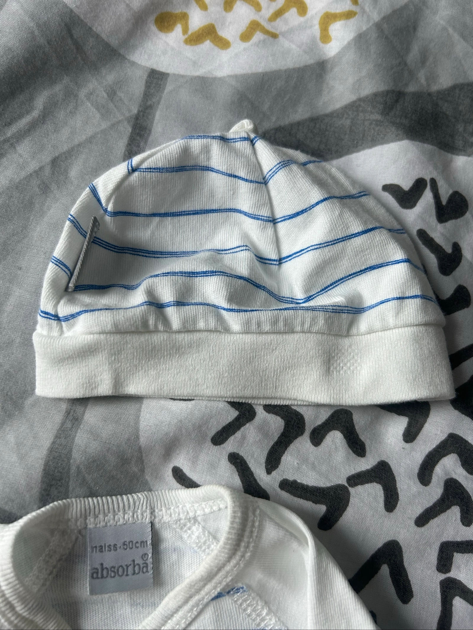 Absorba newborn bodysuit and hat pajama set – photo 3
